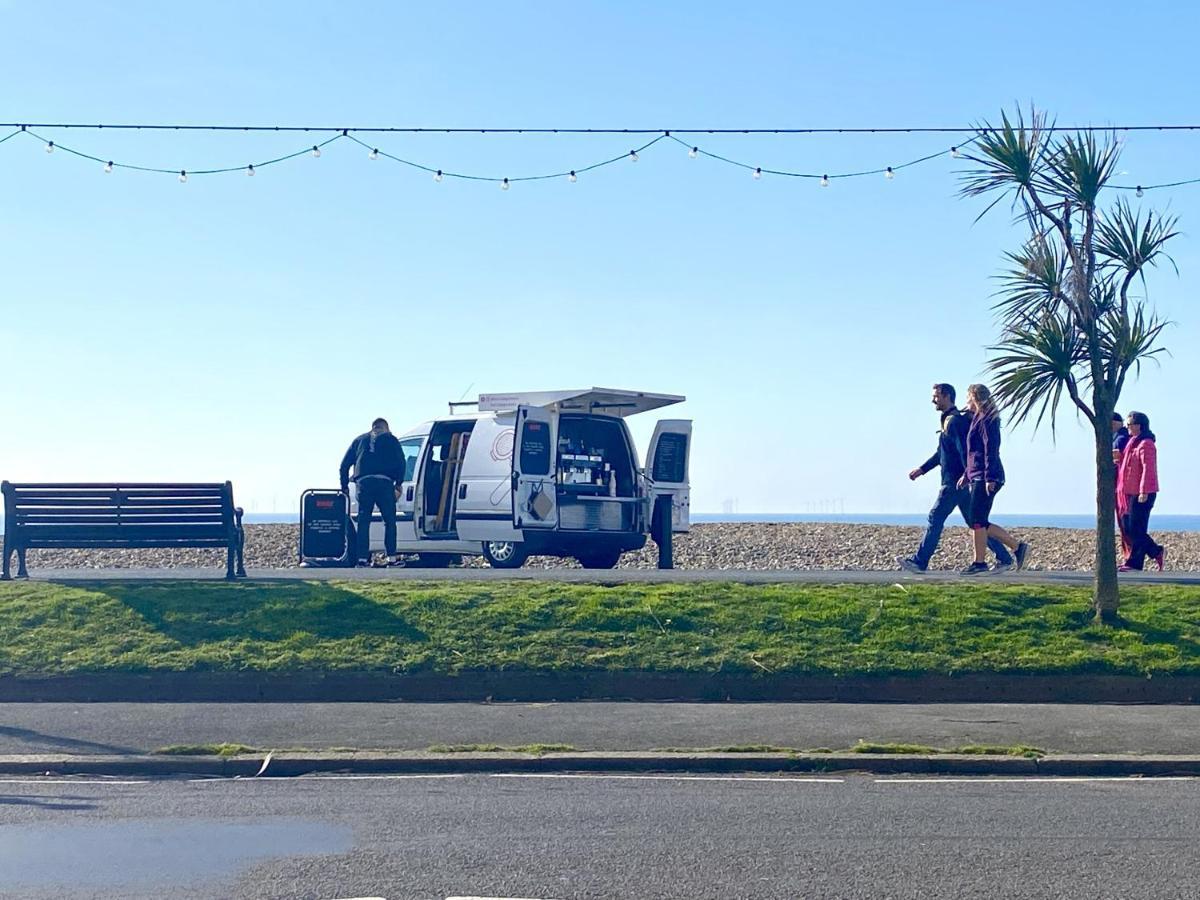 Stunning 2 Bed Apartment Sea Views And Parking Worthing Luaran gambar