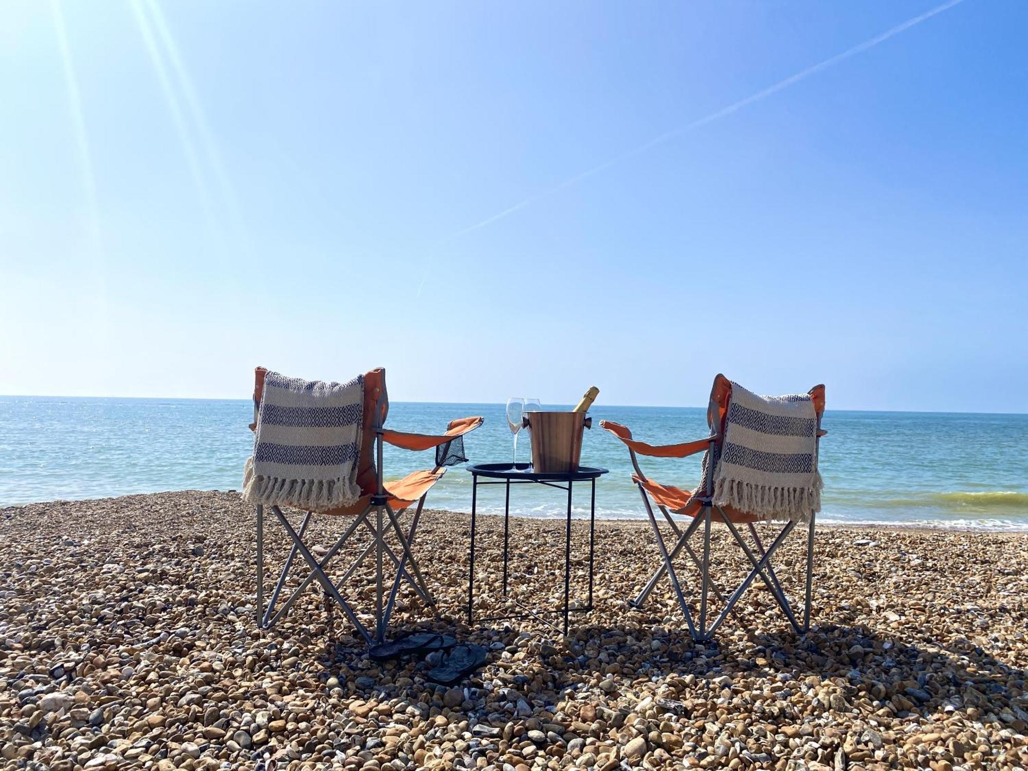 Stunning 2 Bed Apartment Sea Views And Parking Worthing Luaran gambar