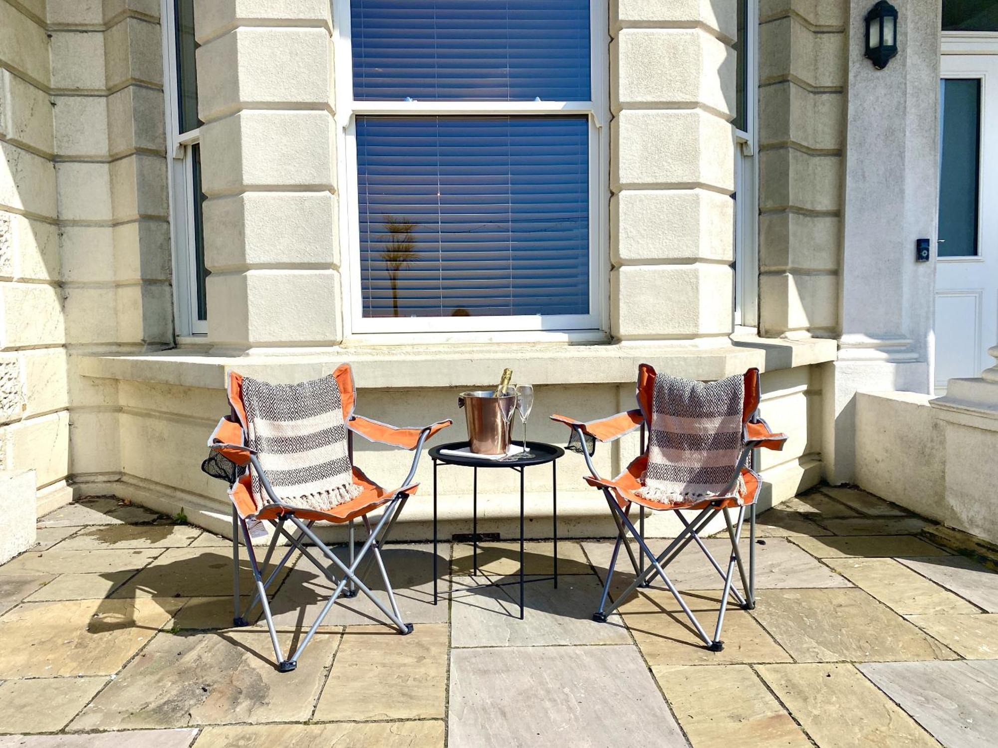 Stunning 2 Bed Apartment Sea Views And Parking Worthing Luaran gambar